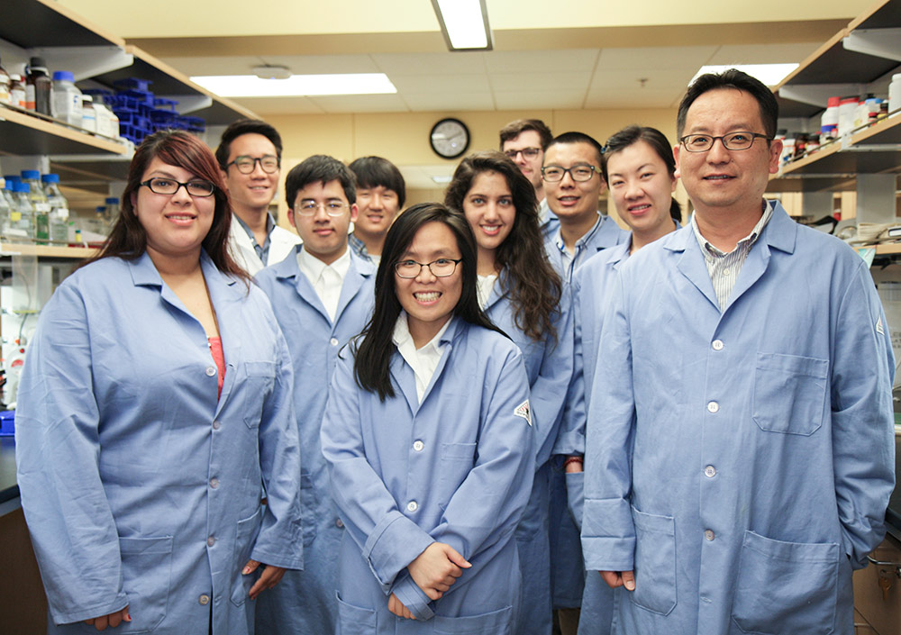 Dr. Jiyong Lee and his students