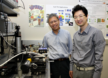 TxACE director Kenneth O (left), professor of electrical engineering, with member Dae Yeon Kim